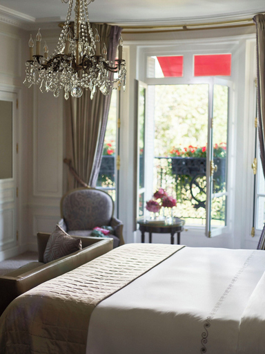 Bedroom 4, Hôtel Plaza Athénée - Dorchester Collection, Paris