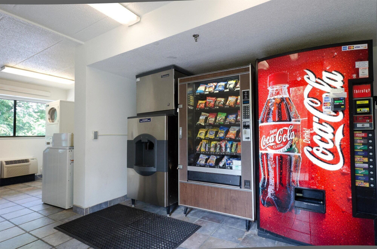 Food & Drinks 5, Motel 6 Gaithersburg, DC - Washington, Montgomery