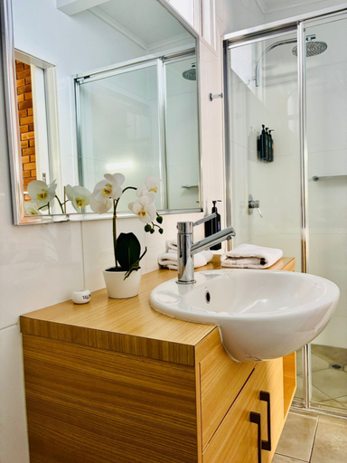 Bathroom 4, Downs Motel, Toowoomba - Central