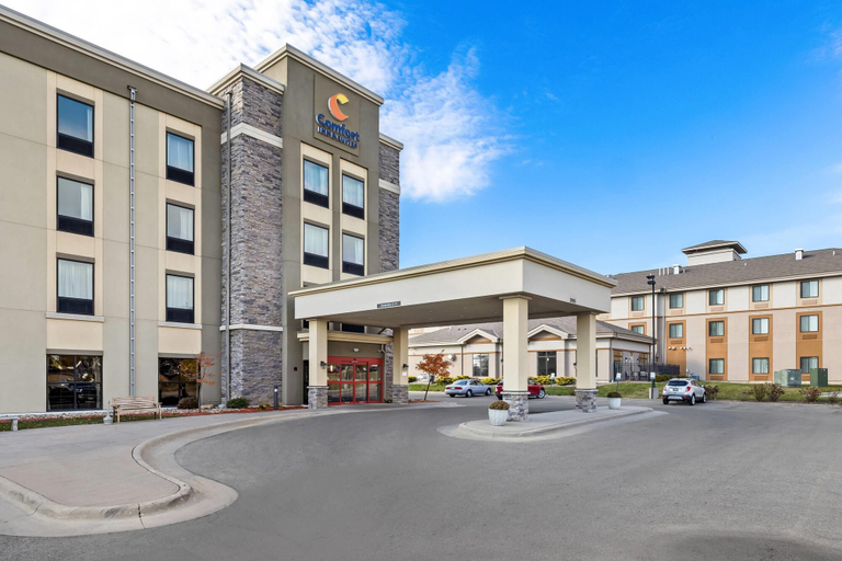 Exterior & Views 2, Comfort Inn & Suites West - Medical Center, Olmsted