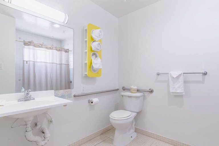 Bathroom 4, Motel 6 Barstow, CA - Route 66, San Bernardino