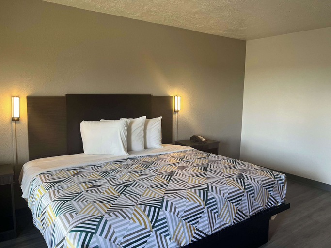 Bedroom 4, Studio 6 Lake Jackson, TX, Brazoria