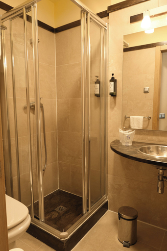 Bathroom, Windsor Puerta del Sol, Madrid