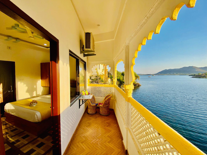 Others 4, Vallabhgarh with lake facing Balcony, Udaipur