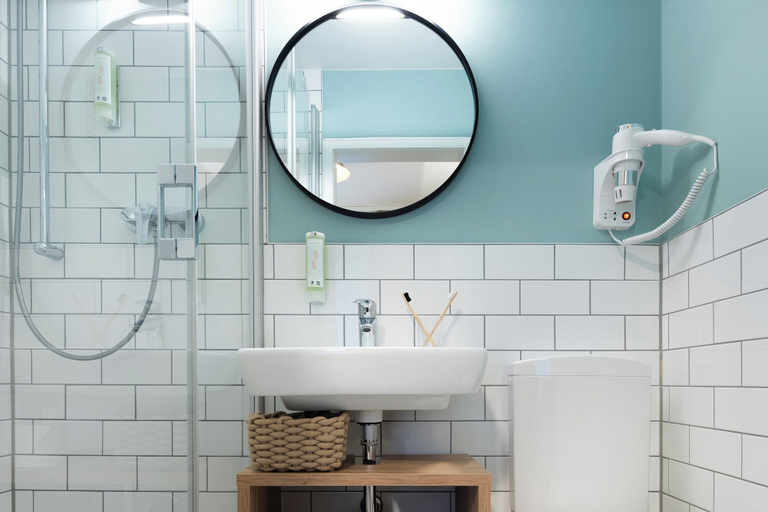 Bathroom 4, Garner Hotel COLOGNE EAST by IHG, Köln