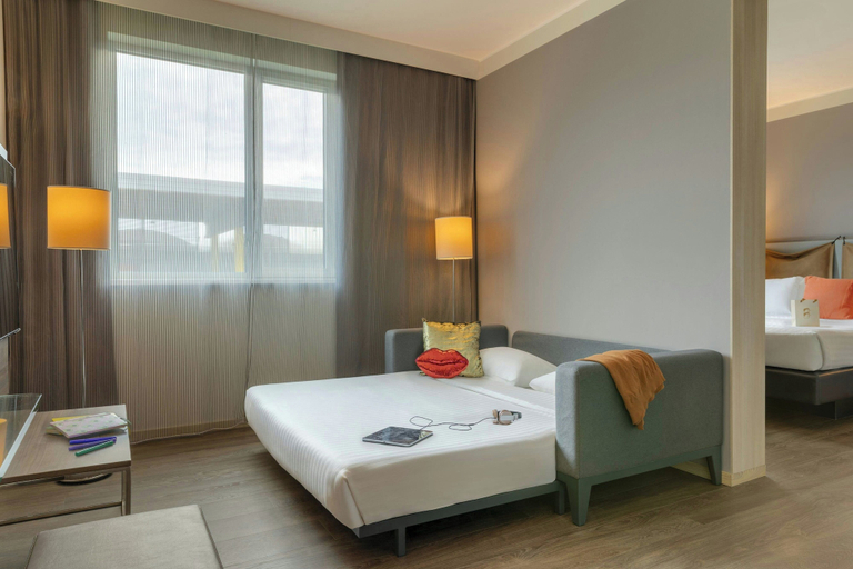 Bedroom 4, MOXY Milan Malpensa Airport, Varese