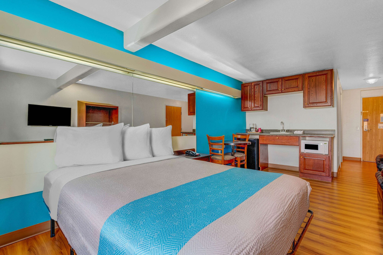 Bedroom 3, Motel 6 Idaho Falls, ID - Snake River, Bonneville