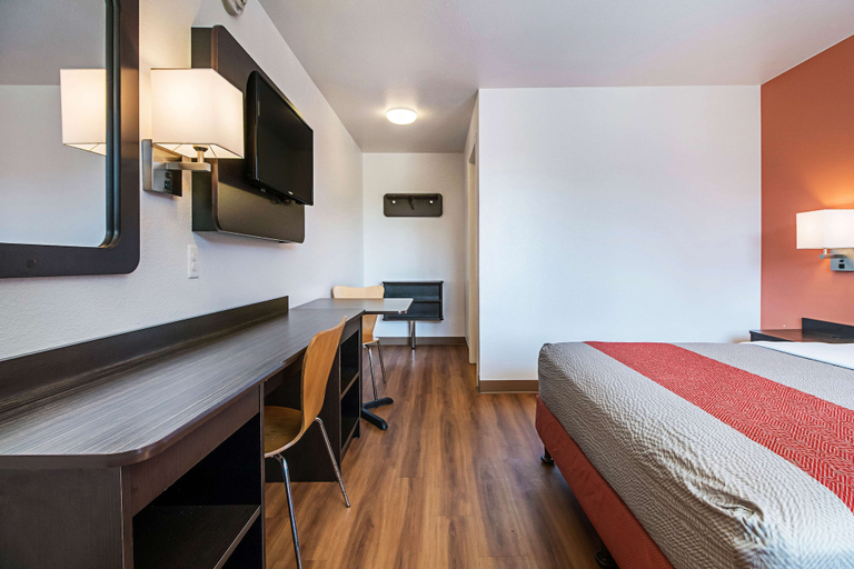 Bedroom 3, Motel 6 Corpus Christi Northwest, Nueces