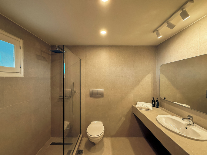 Bathroom 4, Zeus Eretria Resort, Central Greece
