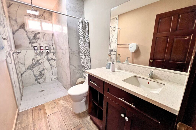 Bathroom 4, Sofy House, La Libertad