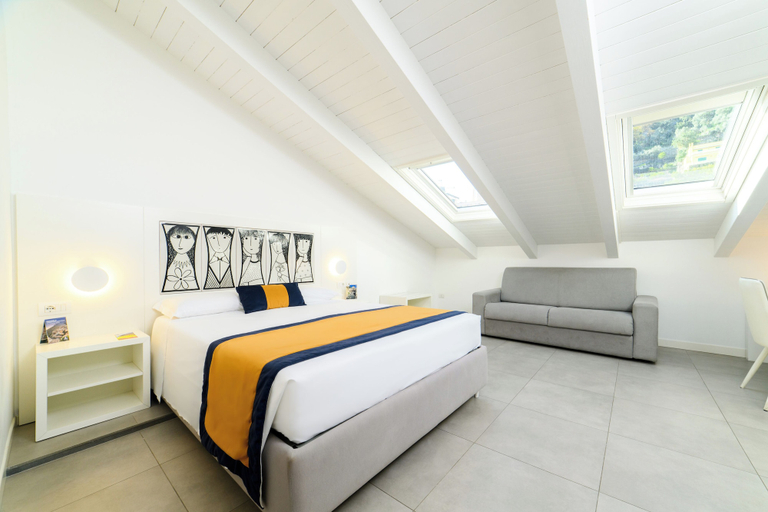 Bedroom 4, Zia Pupetta Suites, Salerno