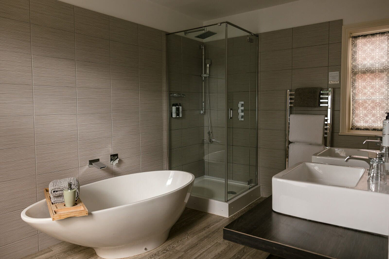 Bathroom 3, Norfolk Mead, Norfolk