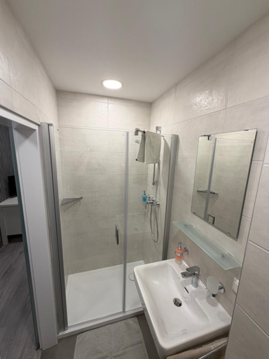 Bathroom 3, Am Limes Hotel, Linz Land
