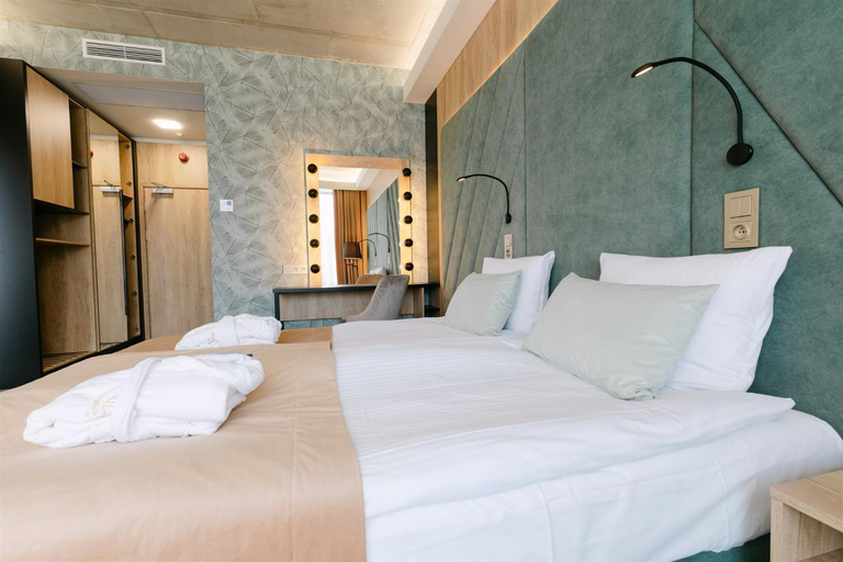 Bedroom 3, Aspen Prime Ski & Bike Resort, Nysa
