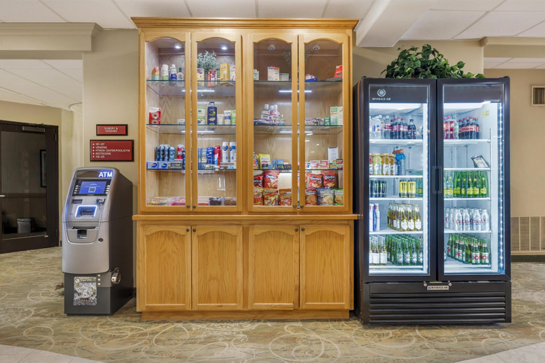 Food & Drinks 5, Best Western Plus Swiss Chalet Hotel & Suites, Reeves