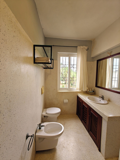 Bathroom 5, Le Pleiadi, Malindi