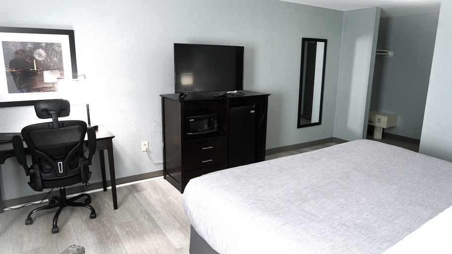 Bedroom 3, Quality Inn near Potomac Mills, Prince William