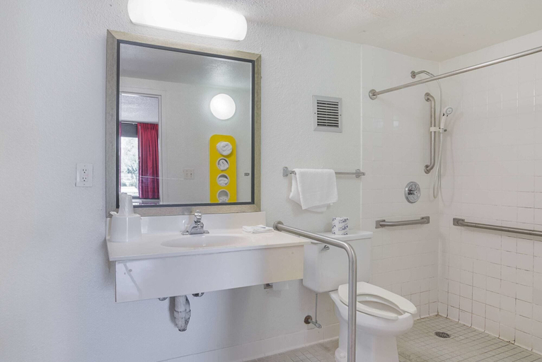 Bathroom 4, Motel 6 Little Rock, AR - West, Pulaski