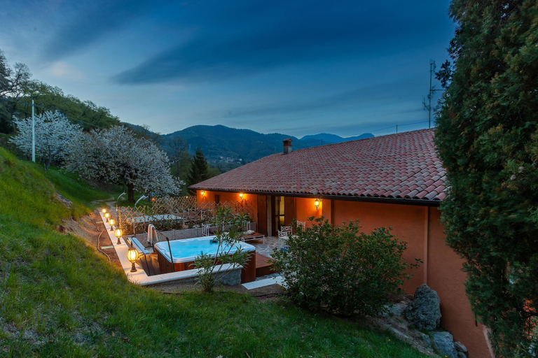 Exterior & Views 2, Boutique Hotel Villa Sostaga, Brescia