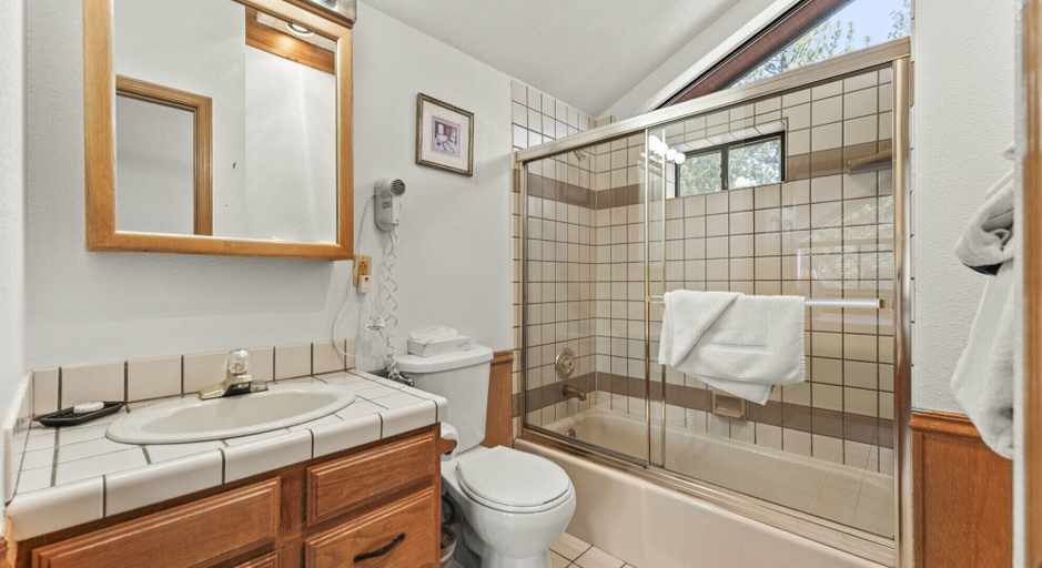 Bathroom 3, Edgelake Beach Club by Coolvacay, Placer