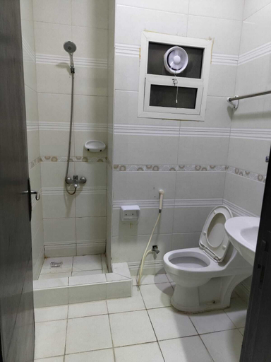 Bathroom 5, شركة مجموعة العييري التجارية المحدودة الدمام 4, Dammam
