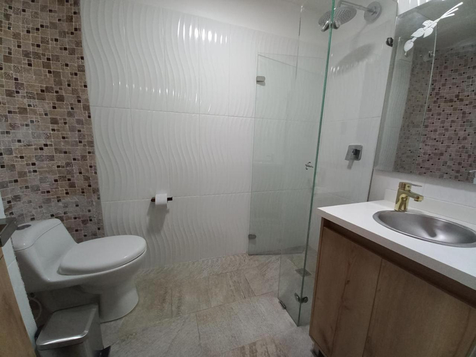 Bathroom 3, Aw Hotel Ariston Embassy, Santafé de Bogotá
