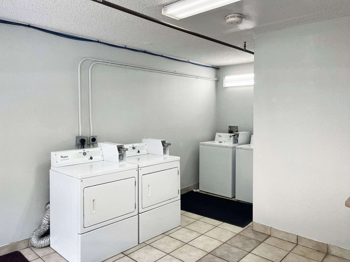 Bathroom 3, Studio 6 Suites Dayton, Oh - Englewood, Montgomery
