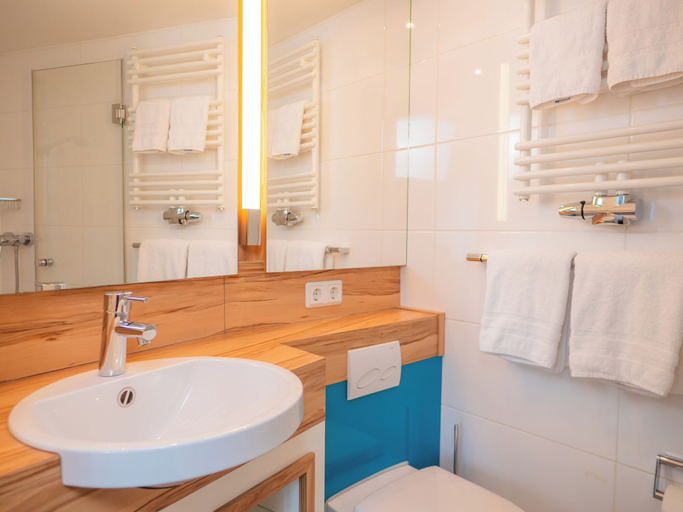 Bathroom 5, Haus Miramar, Pinneberg