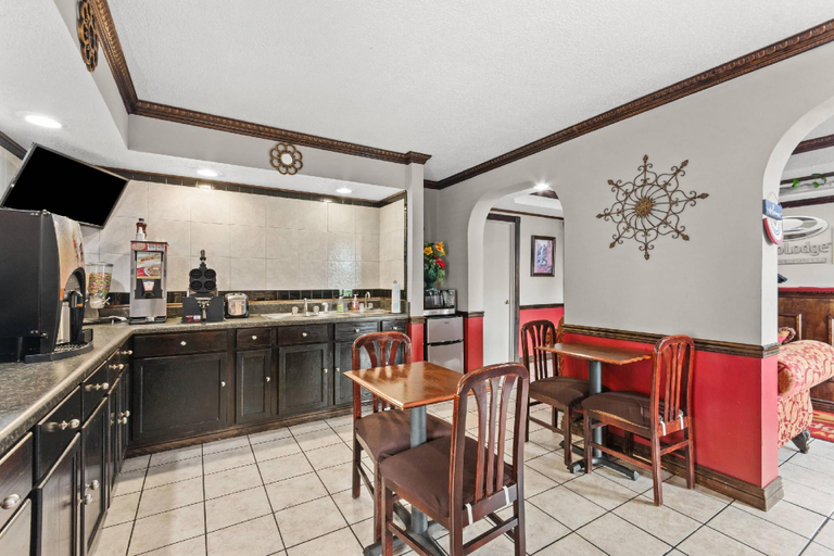 Food & Drinks 5, Econo Lodge Andalusia, AL, Covington