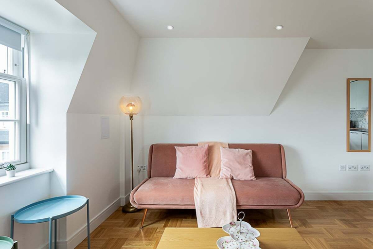 Others 5, Modern and Stylish Apartment in West Kensington, London