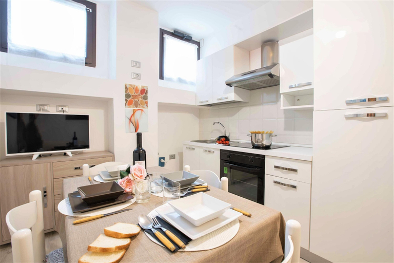 Others 5, Casa Angerin 1 - 100m from sea, Savona
