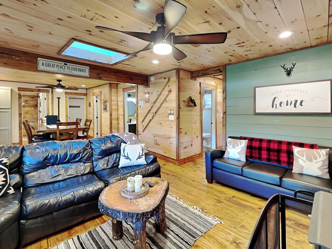 Others 5, Kare Bear Cabin by Taylor Made Deep Creek, Garrett