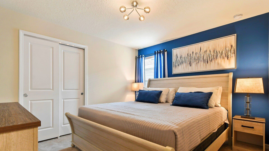 Bedroom 3, Opulent Villa in Resort Near Theme Parks & Shops, Polk