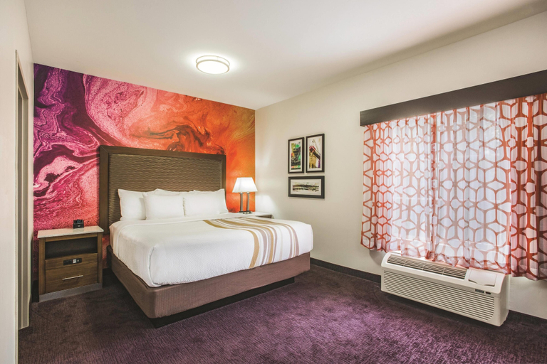 Bedroom 3, La Quinta Inn & Suites by Wyndham Chambersburg, Franklin