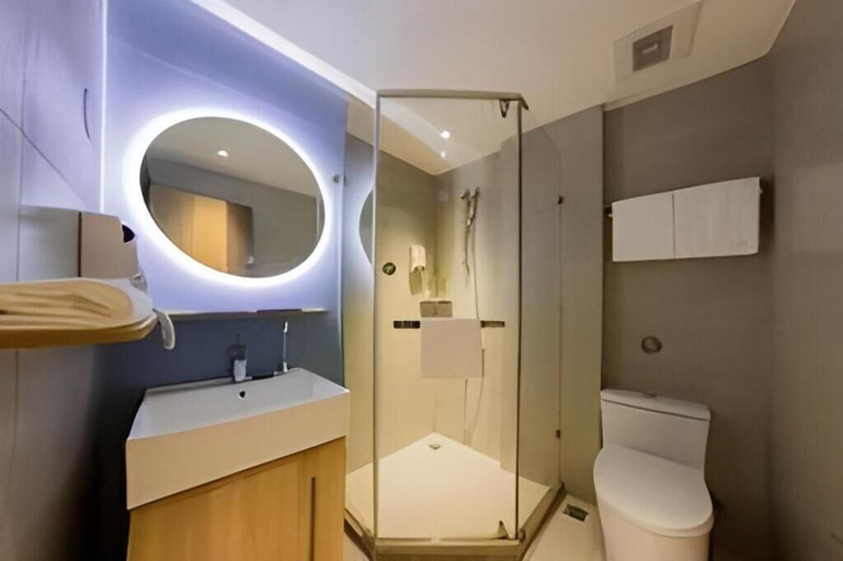 Bathroom 4, Home Inn Qianmen, Beijing