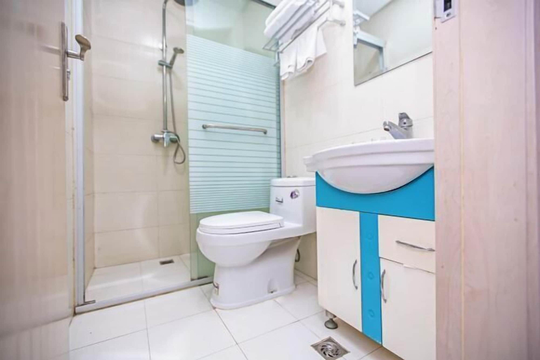Bathroom 4, Norbu Serwo Hotel, Gannan Tibetan