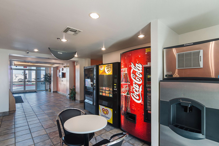 Food & Drinks 5, Motel 6 Terrell, TX, Kaufman