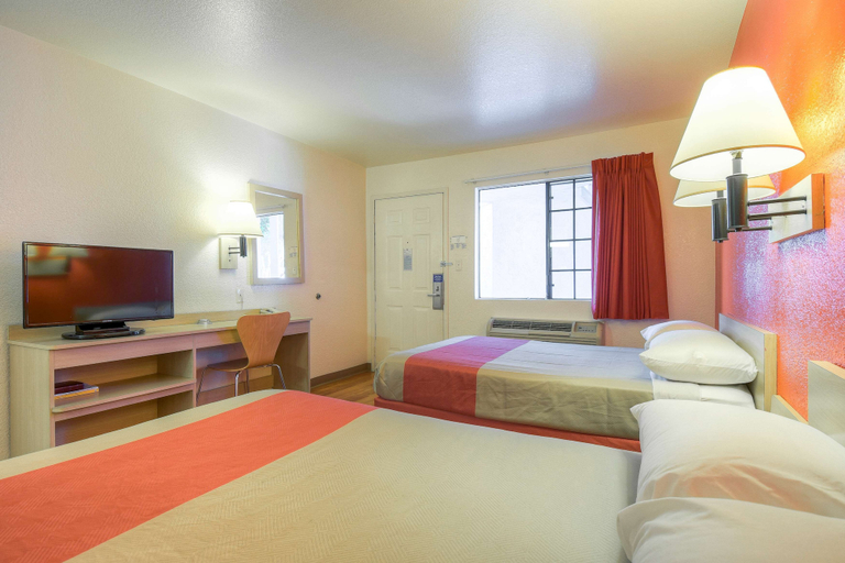 Bedroom 4, Motel 6 El Cajon, CA - San Diego, San Diego