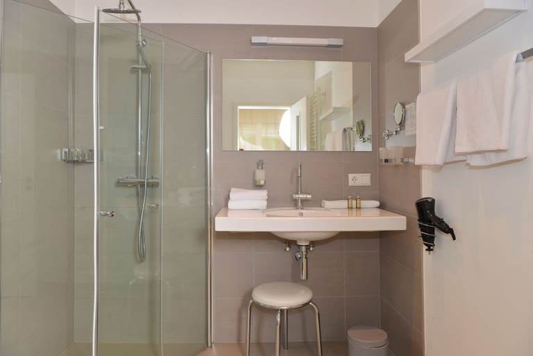 Bathroom 5, Gästehäuser Villa Delange, Landau in der Pfalz
