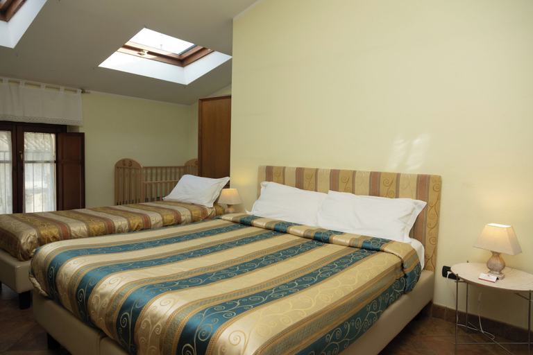 Bedroom 4, Room & Breakfast La Dimora, L'Aquila
