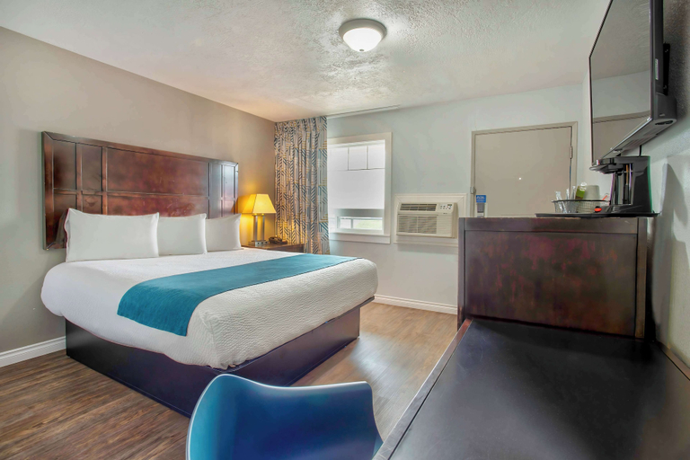 Bedroom 3, Studio 6 Suites Albany, OR, Linn
