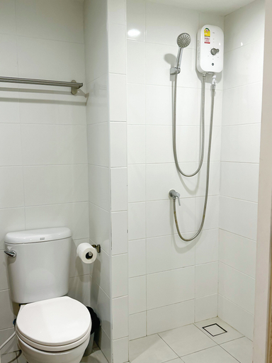 Bathroom 5, B Stay Hotel, Bang Kapi