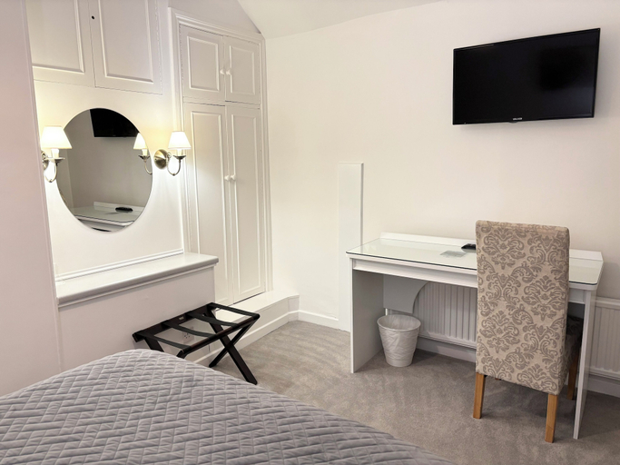 Bedroom 4, Dergvale Hotel, Dublin