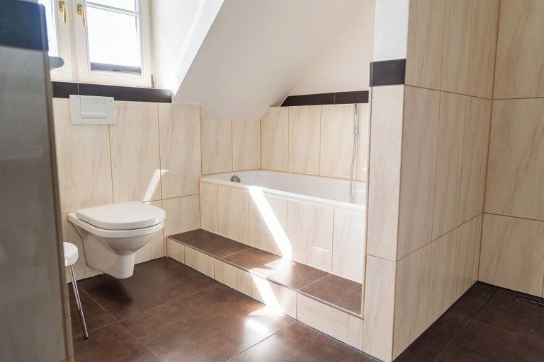 Bathroom 5, Hotel Schloss Reinach, Freiburg im Breisgau
