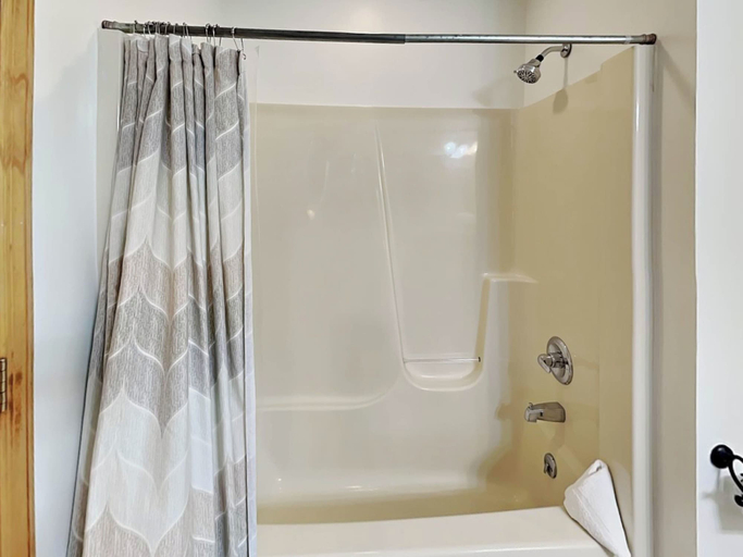 Bathroom 4, Fir Reel by Taylor Made Deep Creek, Garrett