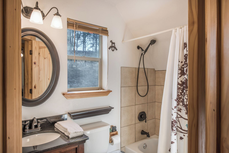 Bathroom 4, Aurora Montealis by Ruidoso Vacation Rentals, Lincoln
