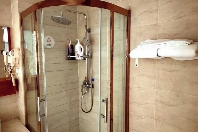 Bathroom, Zhenghua Hotel, Zunyi
