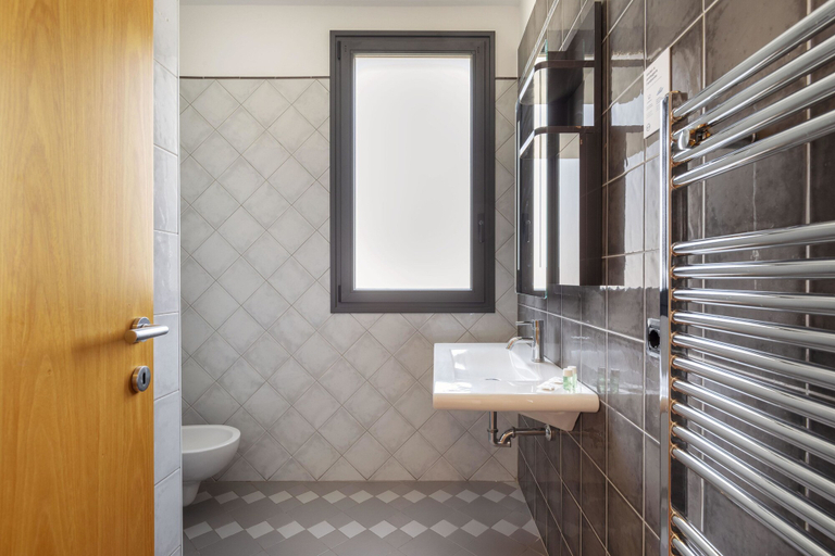 Bathroom 4, B&B Hotel Sassuolo, Modena