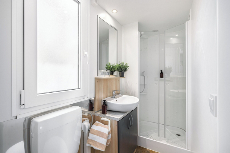 Bathroom 4, Waterman Beach Village, Supetar