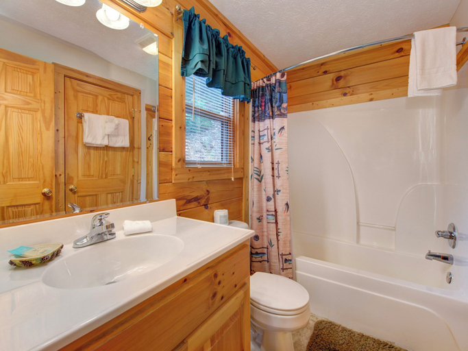 Bathroom 4, Komfy Kozy by Jackson Mountain Rentals, Sevier